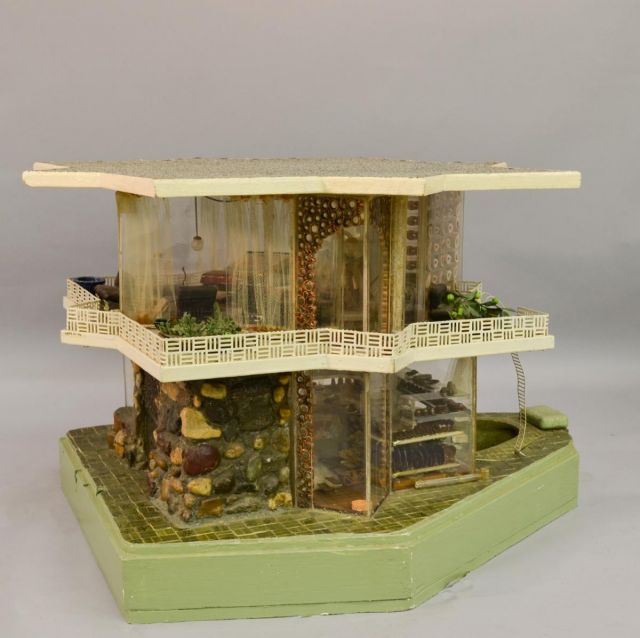 Scale model Frances Gabe self cleaning house